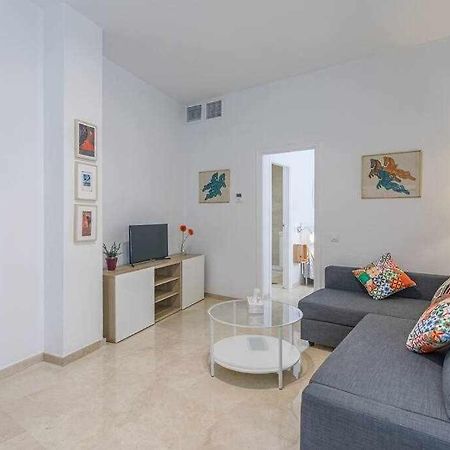 Santa Cruz Parking Incluido Apartment เซบีญา ภายนอก รูปภาพ