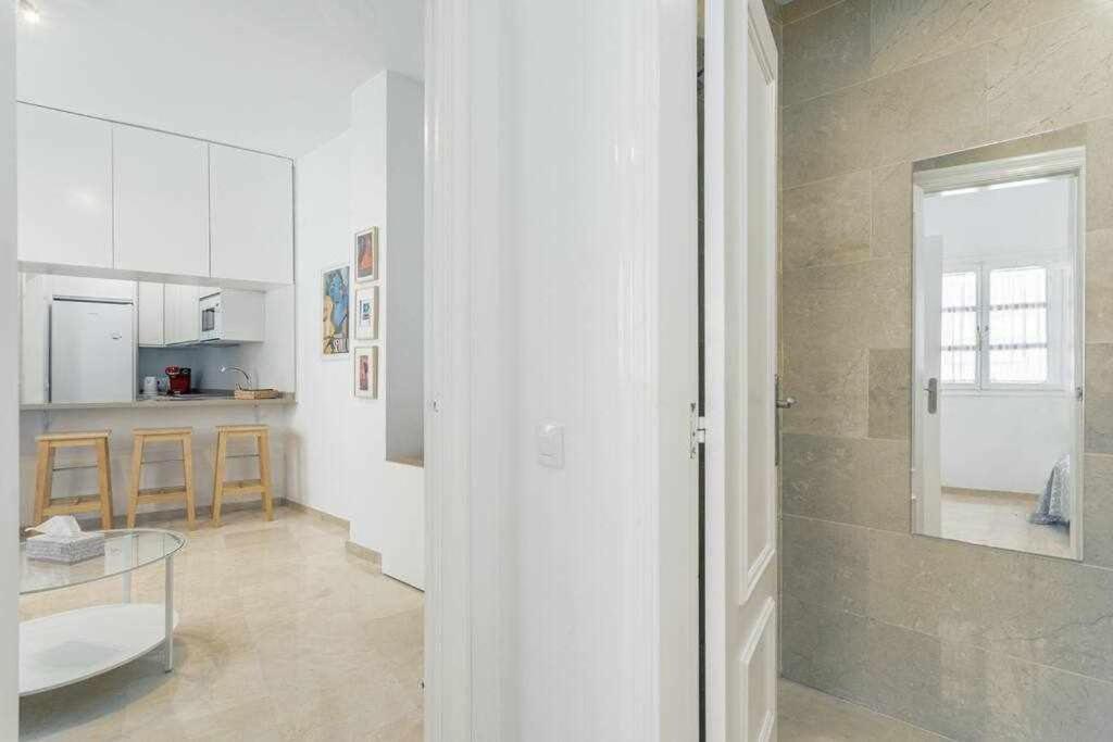 Santa Cruz Parking Incluido Apartment เซบีญา ภายนอก รูปภาพ