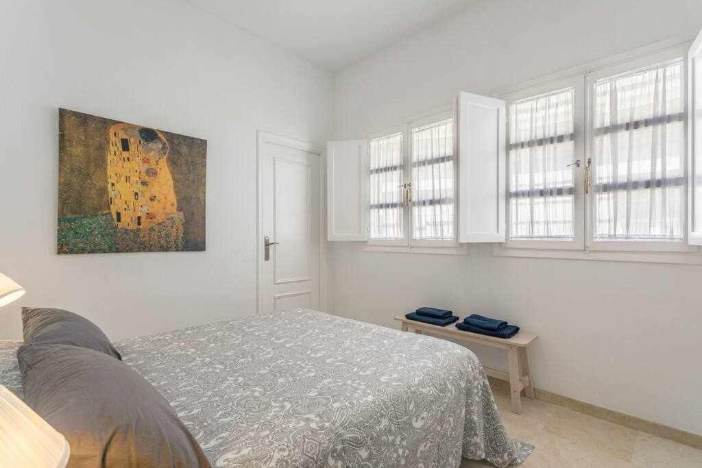 Santa Cruz Parking Incluido Apartment เซบีญา ภายนอก รูปภาพ