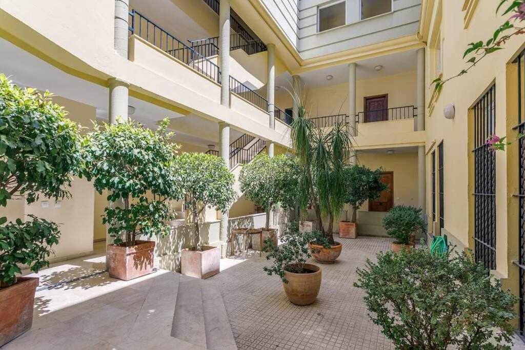 Santa Cruz Parking Incluido Apartment เซบีญา ภายนอก รูปภาพ