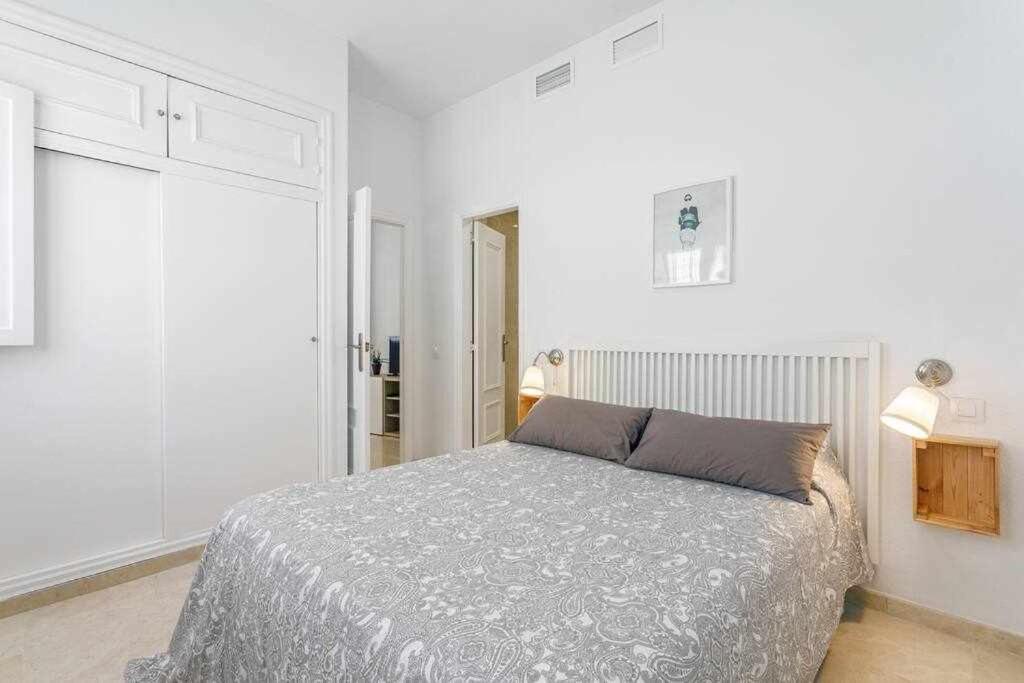Santa Cruz Parking Incluido Apartment เซบีญา ภายนอก รูปภาพ